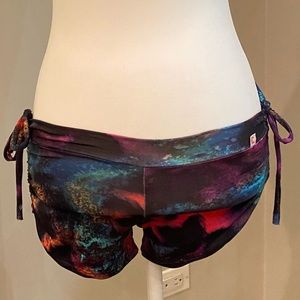 Shakti Side String Short